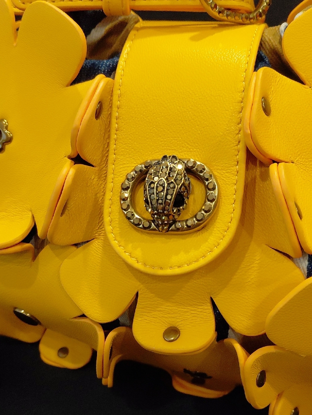 KURT GEIGER LONDON Chelsea Flowers Bag - Picture 2 of 16